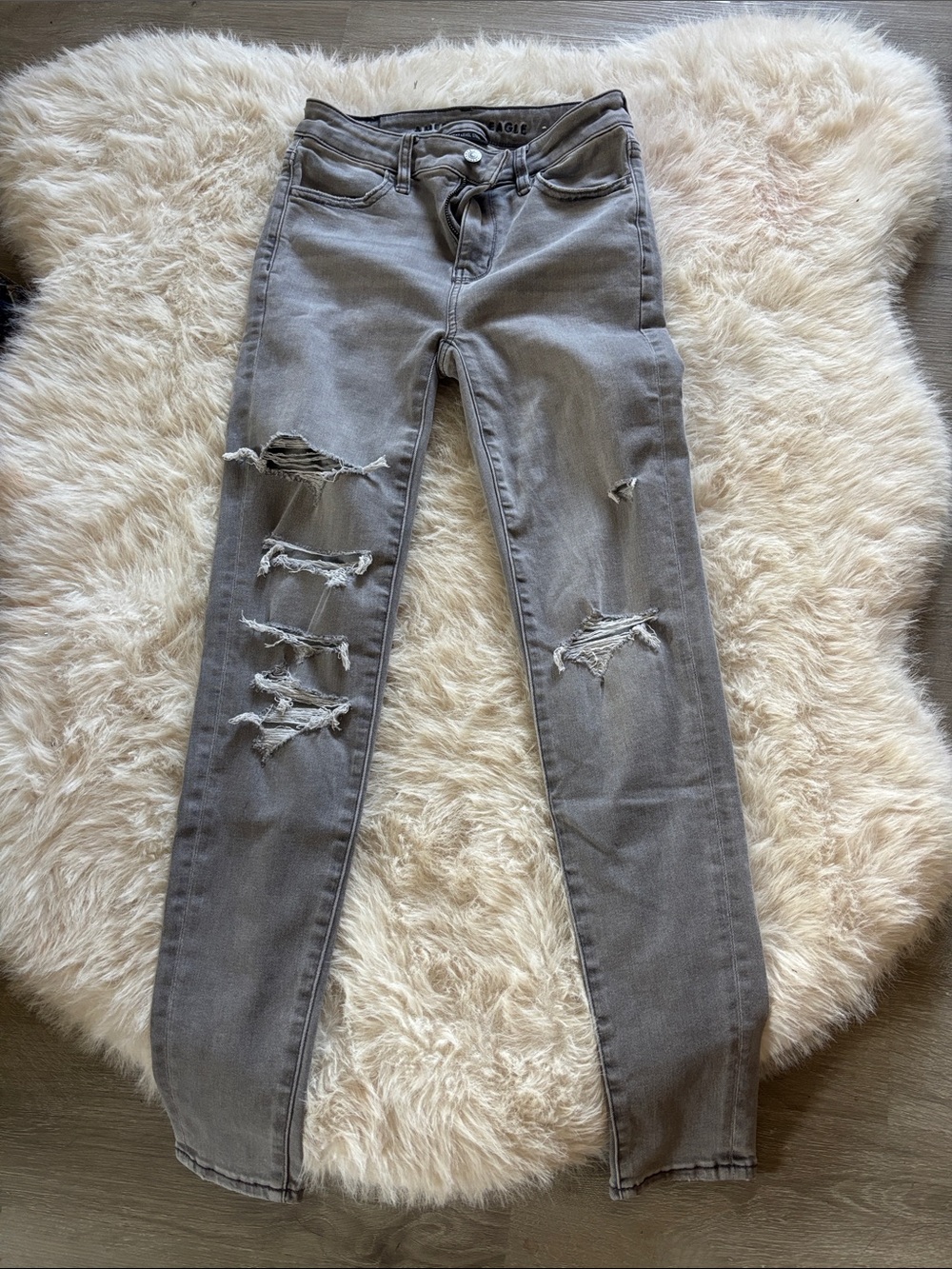 American Eagle Outfitters Gray Distressed Skinny Jeans